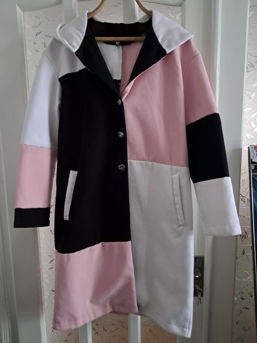 Пальто жіноче  розмір М. Ціна 600грн