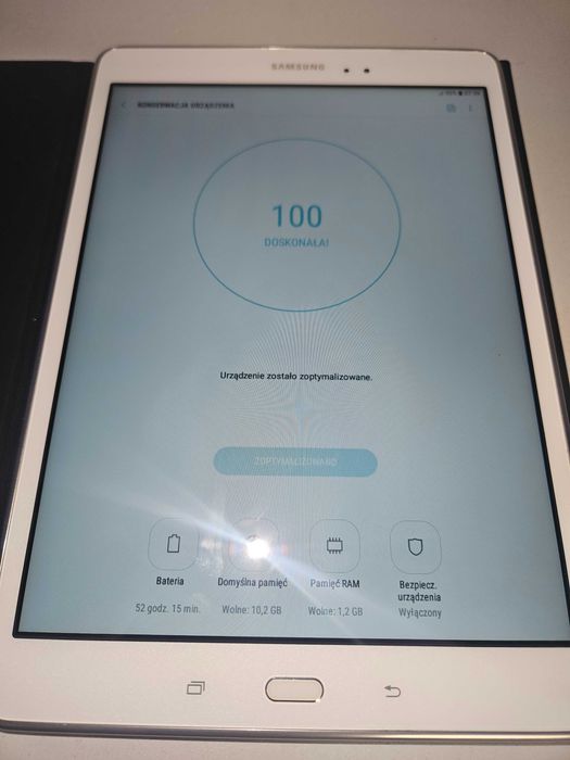 tablet Samsung Galaxy Tab A SM-T555 + etui