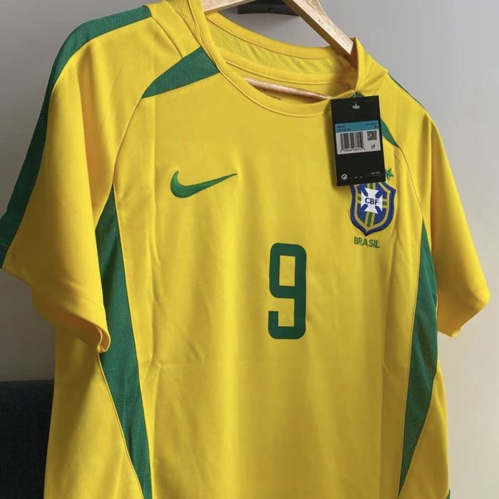 Футбольна ретро форма збірної Бразилії/ Футбольное ретро джерси Brazil