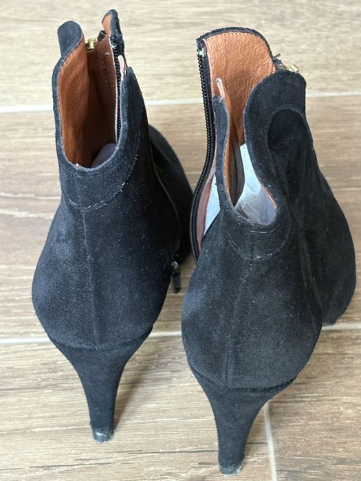 Botins pretos numero 38 pouco usados