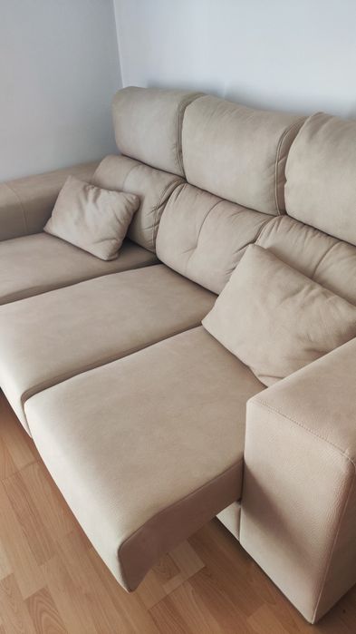 Sofá Chaise Lounge 3 lugares com arrumação