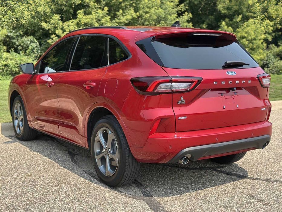 Ford Escape      2024
