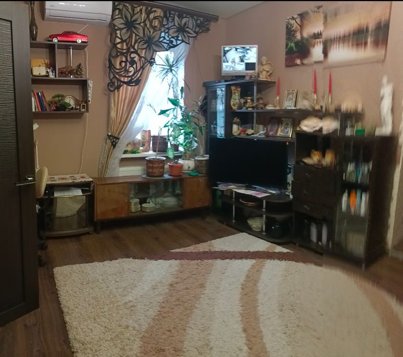 Продам часть дома.+дом 35 КВ.м.в одном дворе.