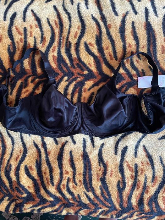 Гладкий бюстгальтер на косточках 95D