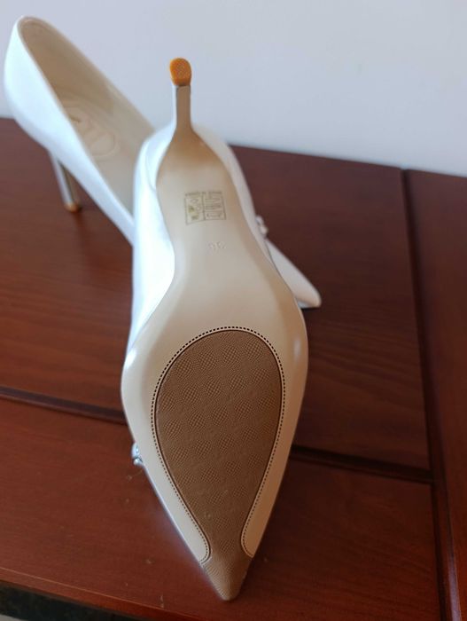 Sapatos de Noiva em Cetim tam. 38 Novos