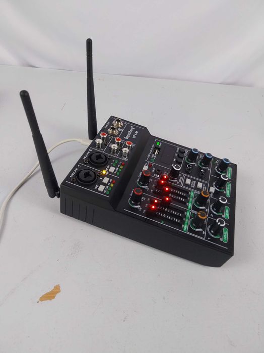 Mikser 5 kanałowy z 2 bezprzewodowymi mikrofonami