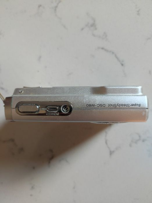 Câmara Sony Cibershot DSC W80 com bateria extra  e cartão 1 GB
