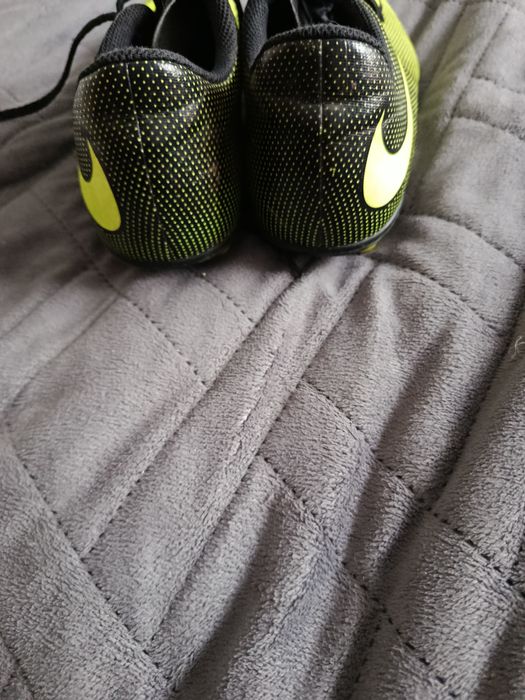 Buty piłkarskie korki Nike