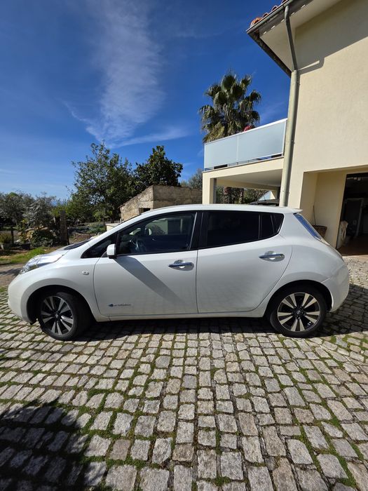 Nissan Leaf 2016426535702045009923