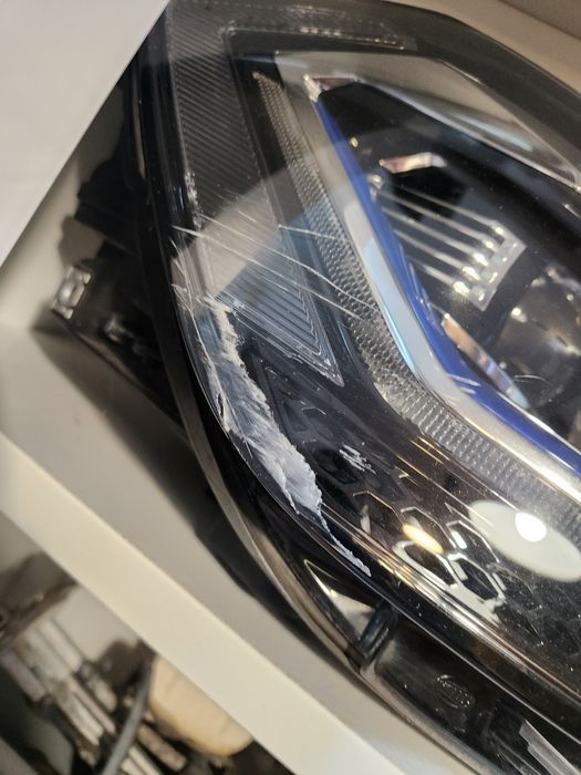 VW e Golf Vendo Óptica Direita ( lado pendura), pisca e simbolo guarda