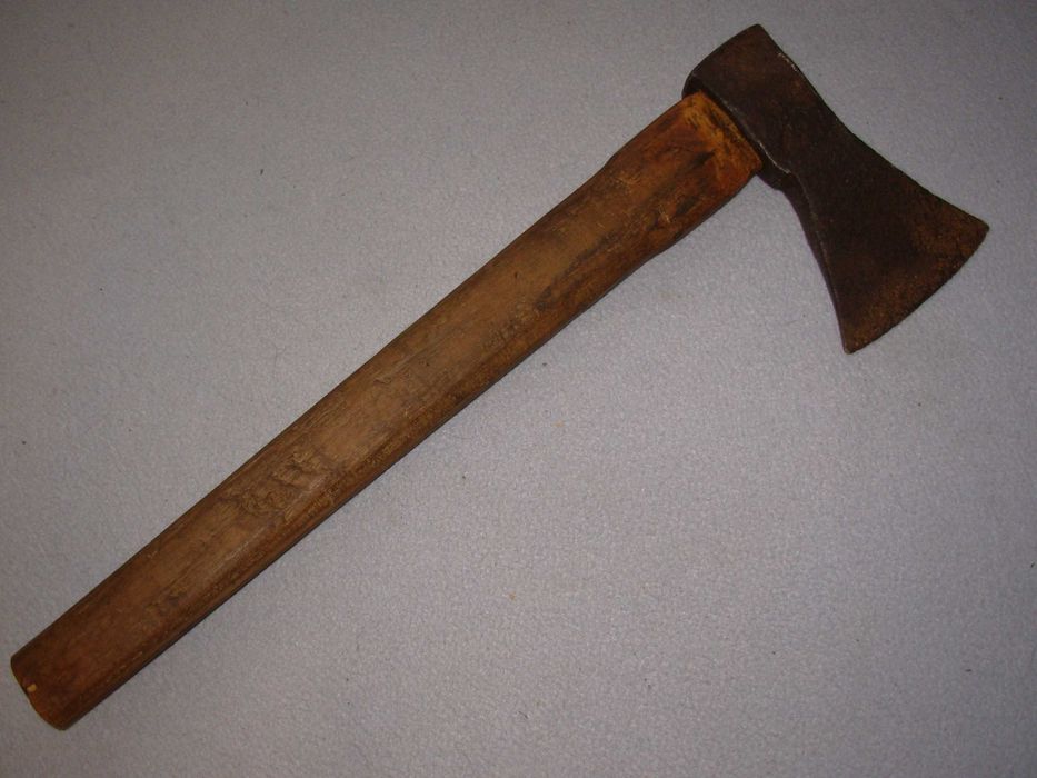 Stara siekiera osowiec 0,700 kg.