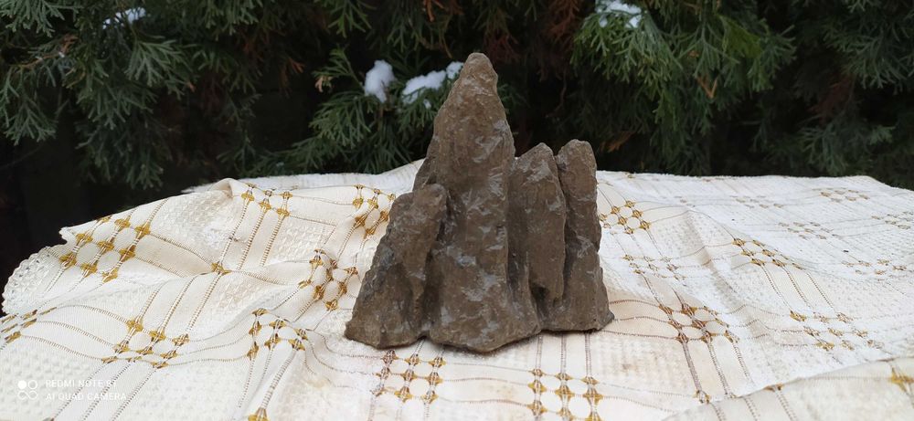 Skała do terrarium-miniaturowa góra.