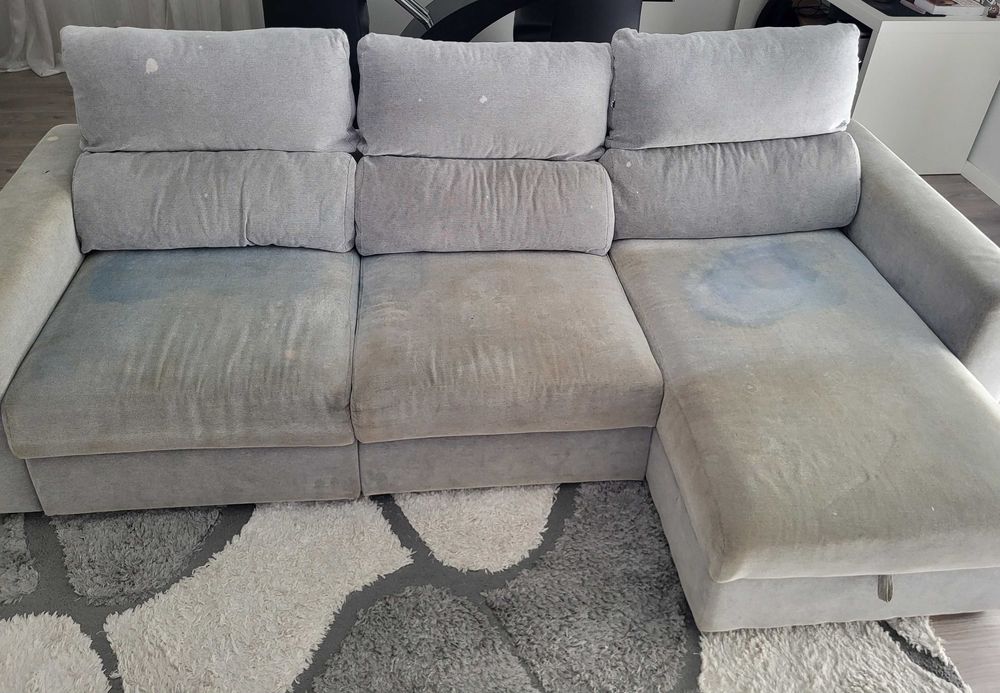 Sofá cama com chaise longue