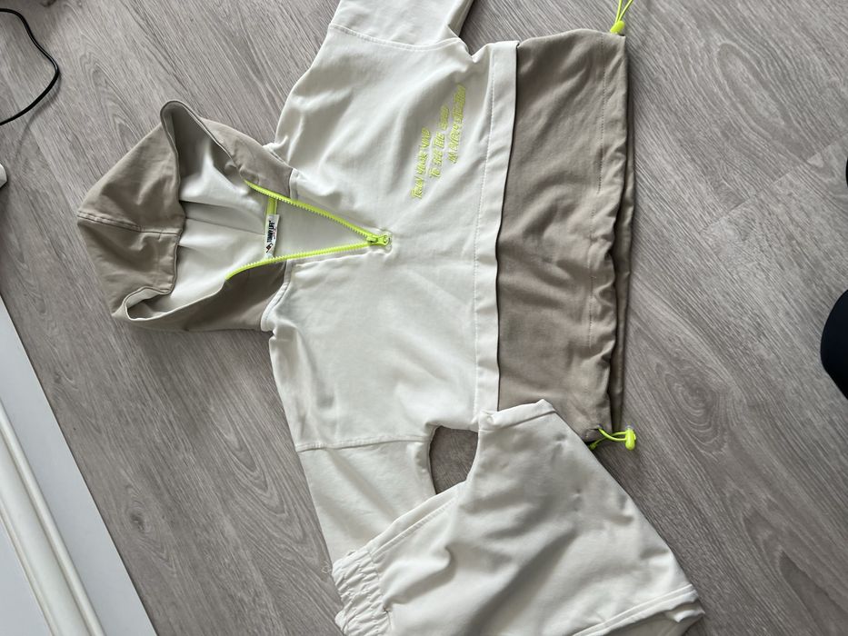 Костюм для дівчинки