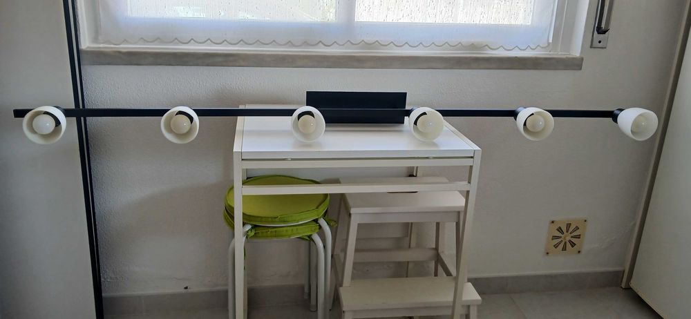 Candeeiro de teto em ferro forjado - preto e branco