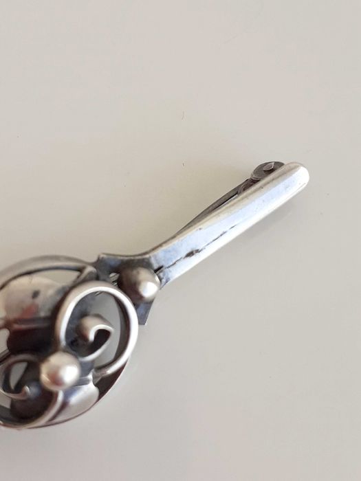 Srebrna broszka vintage sygnowana Hermana Siersbøl?