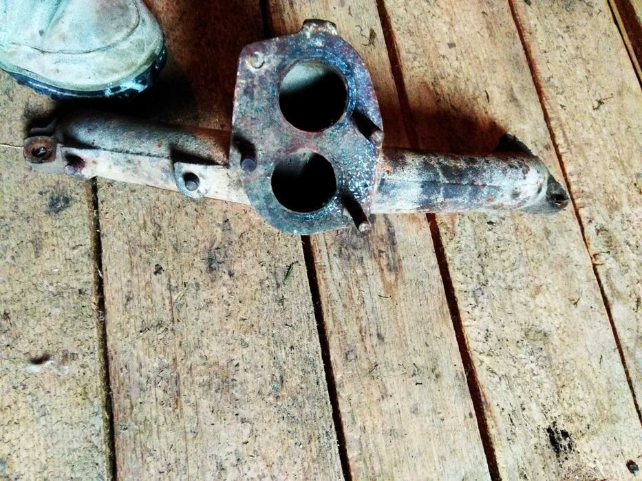 Випускний колектор на ваз 2121, на двигун ваз 2106 чавунний