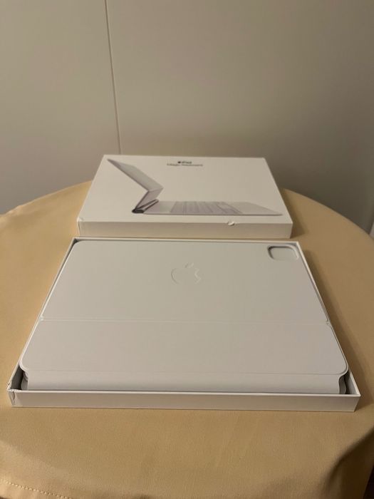 iPad Magic Keyboard 11