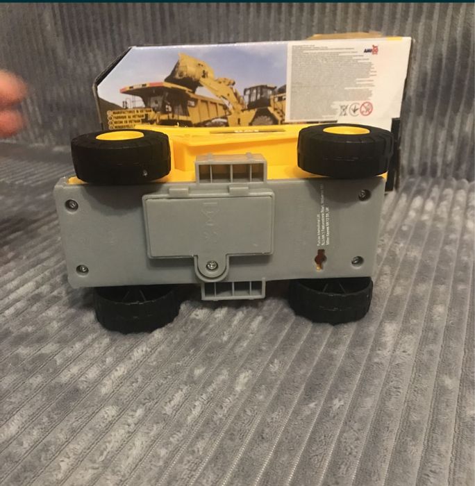 Іграшка САТ самосвал 15 см. З коробкою.