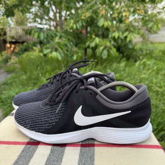 Кроссовки Nike Revolution 4 Grey, 40 размер, Оригинал, Кросівки