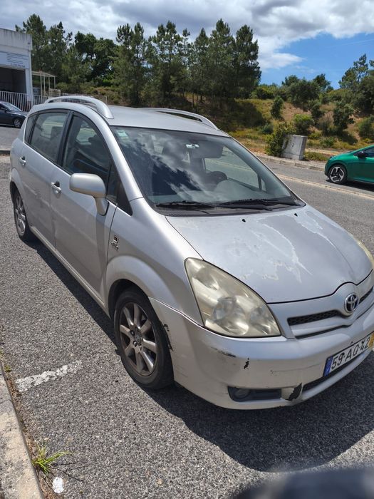Toyota Corolla verso 7 lugares