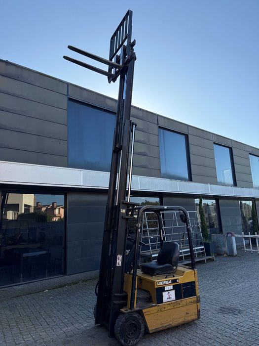 Empilhador Elétrico Caterpillar 1.5T