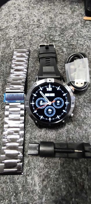 Smartwatch c/ ecrã 1.7"- bateria de 1100mAh e lanterna Led