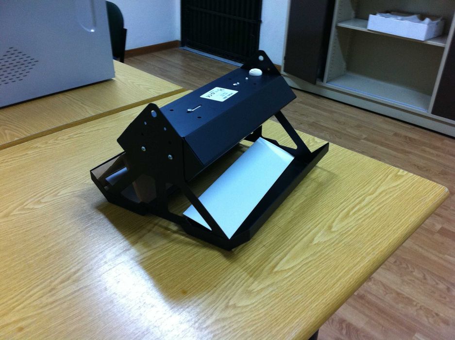 Inseto caçador Metal Industrial - Preto / Branco e INOX - Oportunidade