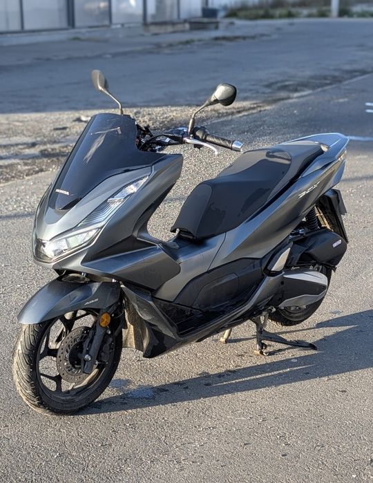 HONDA PCX 125 scooter
