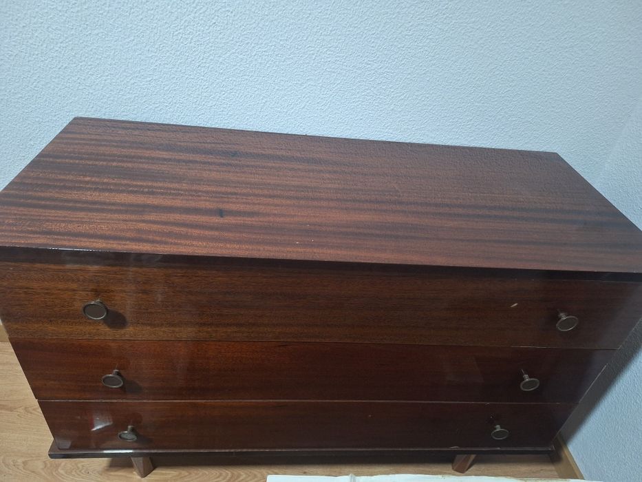 Vendo mobília antiga