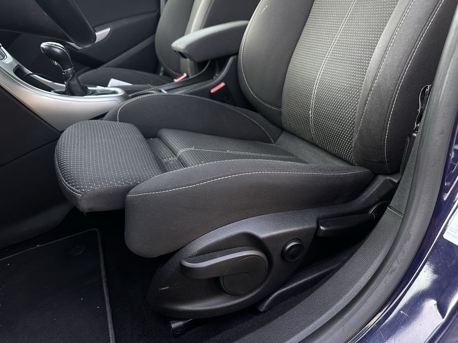 Opel Astra Sports Tourer — fotografia 3