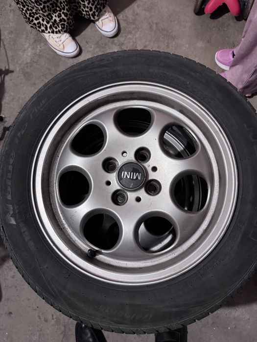 Felgi  Mini + opony stan bardzo dobry r15 175/65