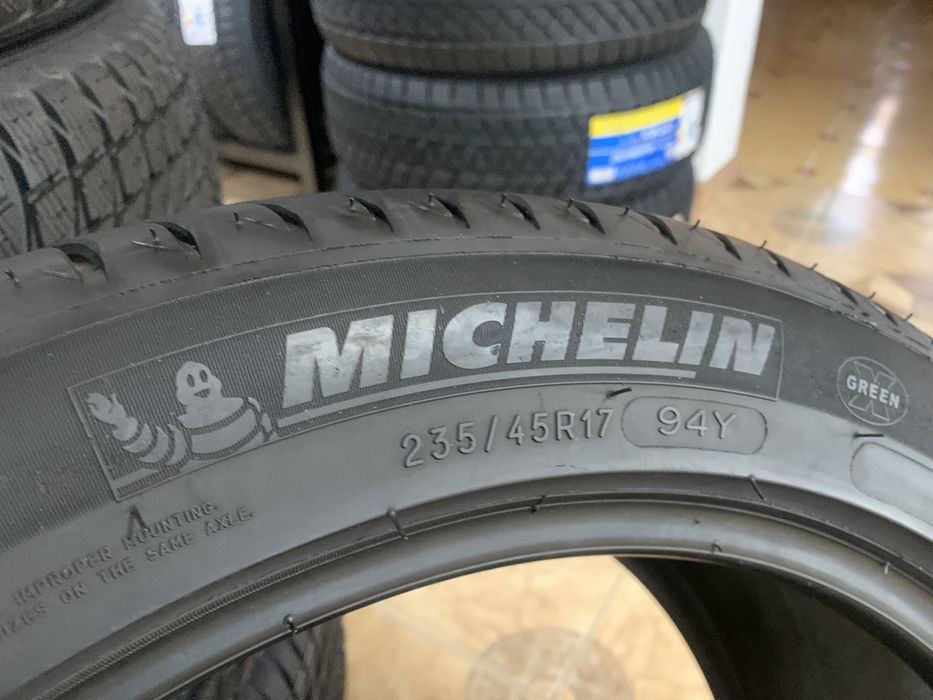 Пара 235/45/17 94Y Michelin Primacy 3