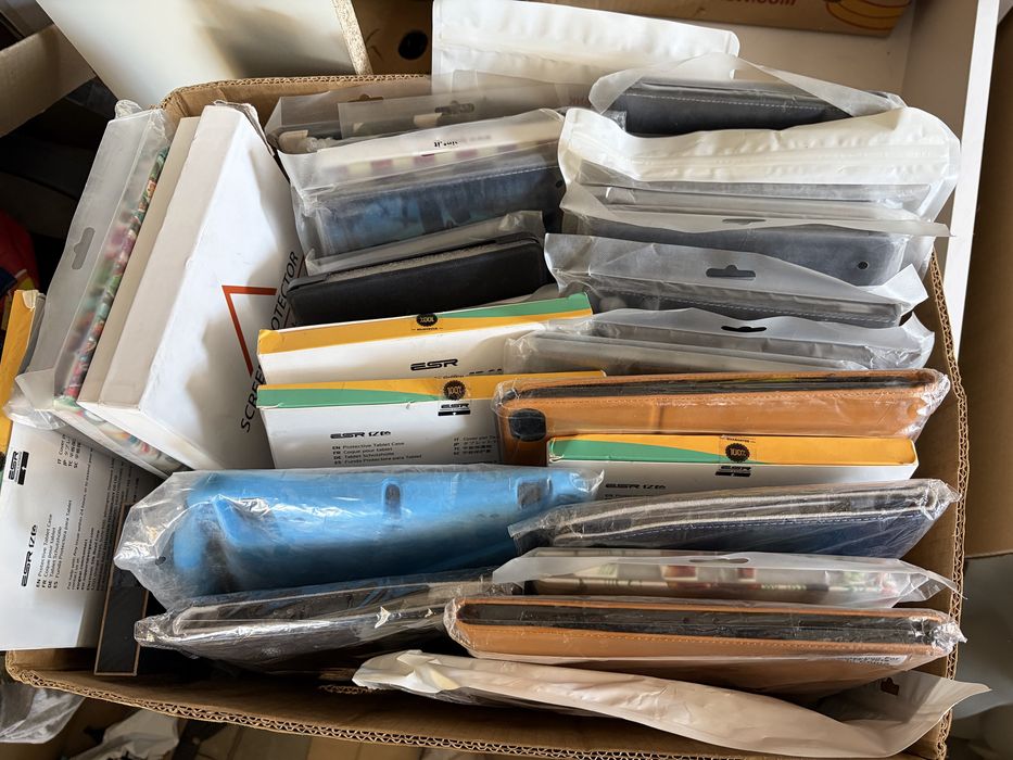 Cały karton mix etui na tablety ipady