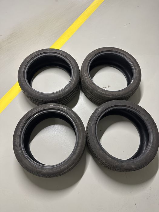 Opone letnie Barum 245/40/18