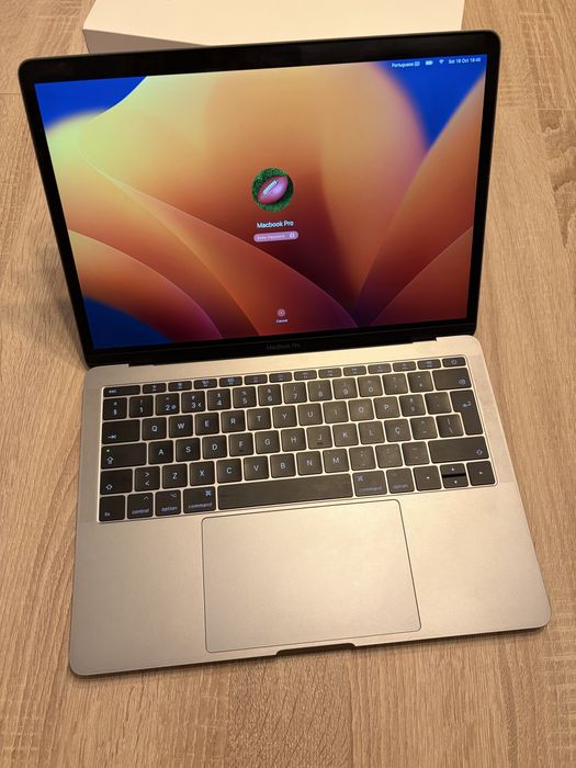 MacBook Pro 13" Intel i564752396703106120