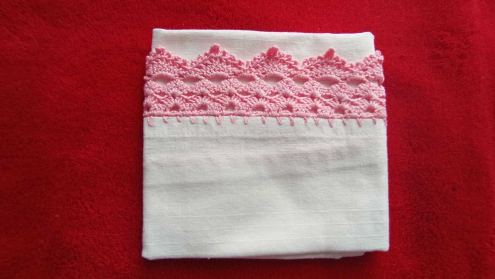 Pano de cozinha com barrado crochê