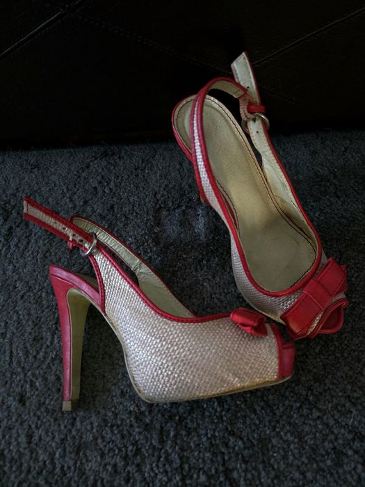 Buty, szpilki, sandały 35