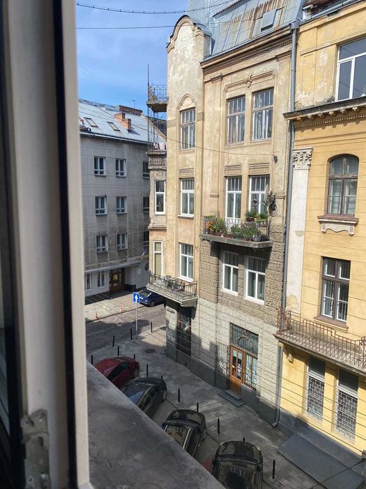 Подобова оренда квартири Львів LVIV APART  біля ж д вокзалу Звітні док Можна на місяць