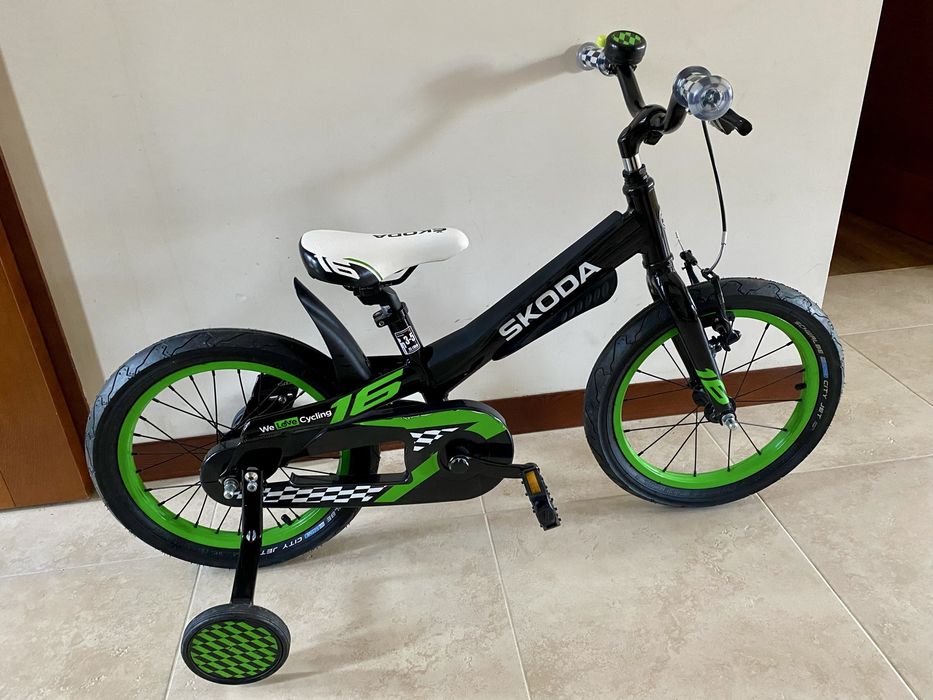 Rower dziecięcy Skoda 16 z bocznymi kółkami