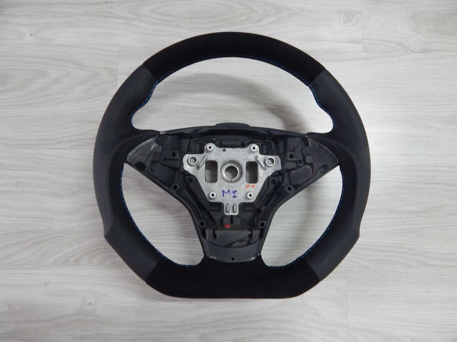 BMW E60 E61 E63 - kierownica Sport M-Pakiet Alcantara palona przycisk