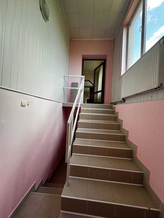 Продається затишний будинок м. Тячів