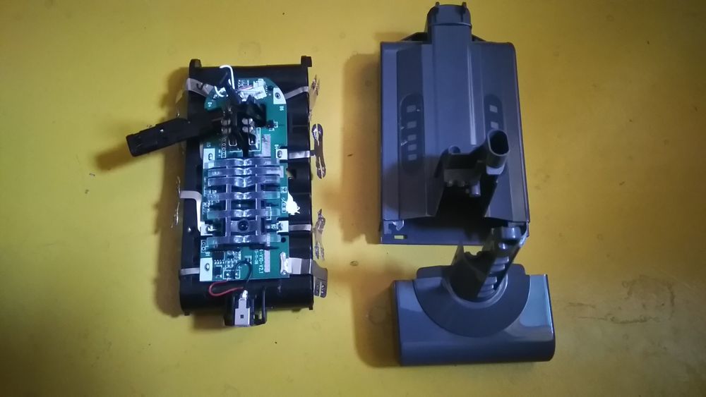 Плата  зарядки аккумулятор Dyson V10