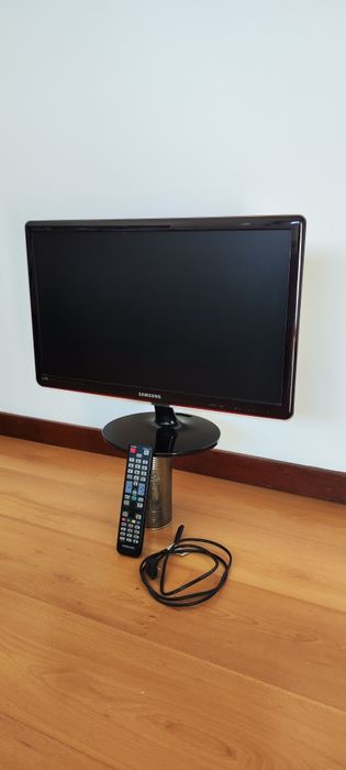 TV Samsung Modelo: T24A350