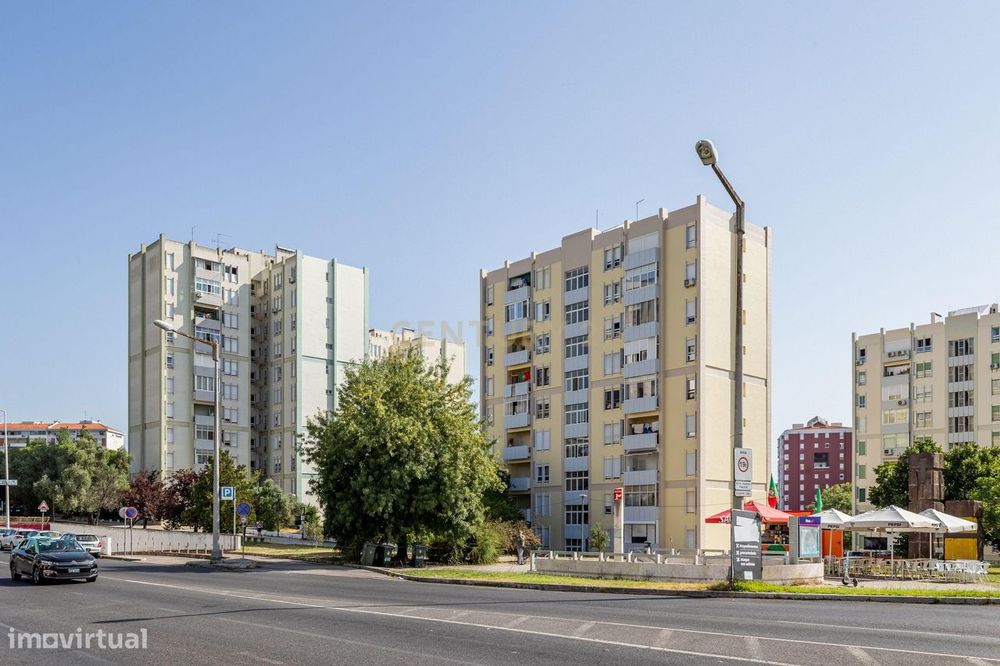 T4 nos Olivais com Metro à porta