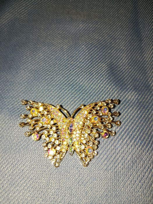 Продам брошки ,брошки-кулони