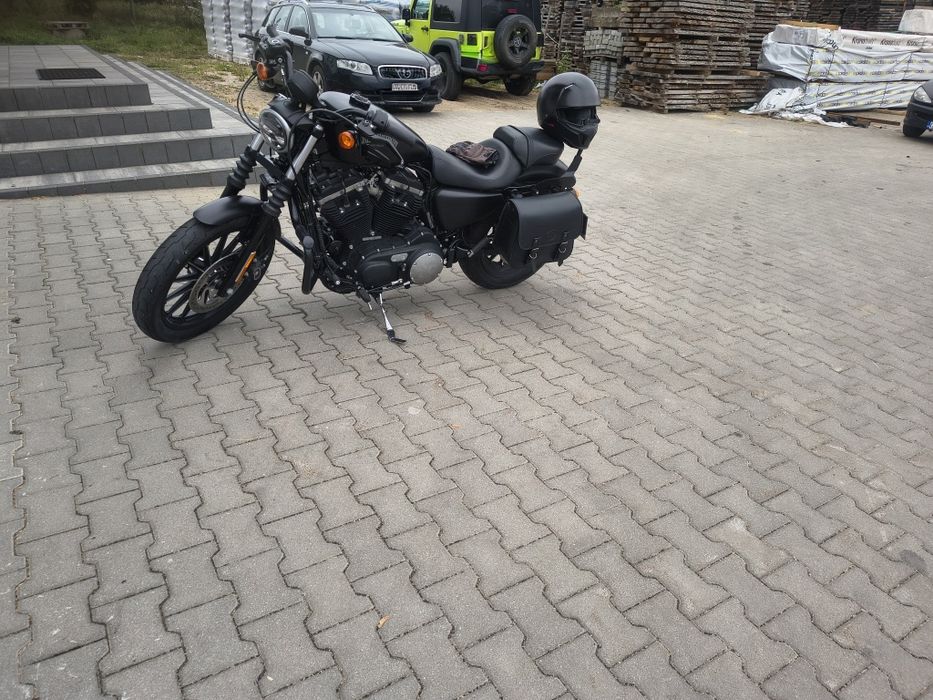 Harley-Davidson sportster iron 883