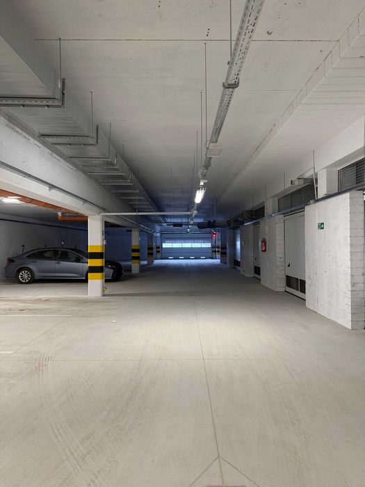 Sprzedam miejsce parkingowe w hali garażowej – Zielona Góra, ul. Szlachecka