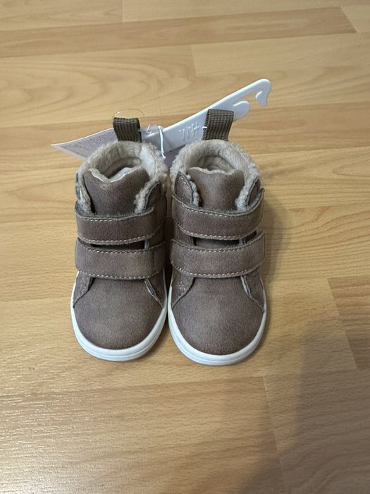 Утеплені хайтопи hm 18/19 розмір