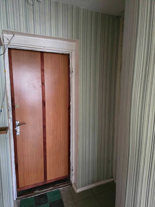 Продам 1 кім. квартиру на  вул. Космонавтів, ж/м Придніпровськ.